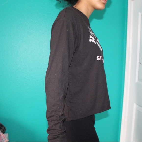 black hollister long sleeve - Picture 3 of 5